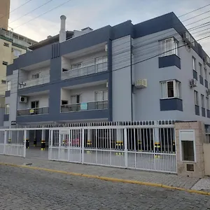 Apto 2 Quartos No Centro De Bombinhas, 130 Metros , Bombinhas Brasil
